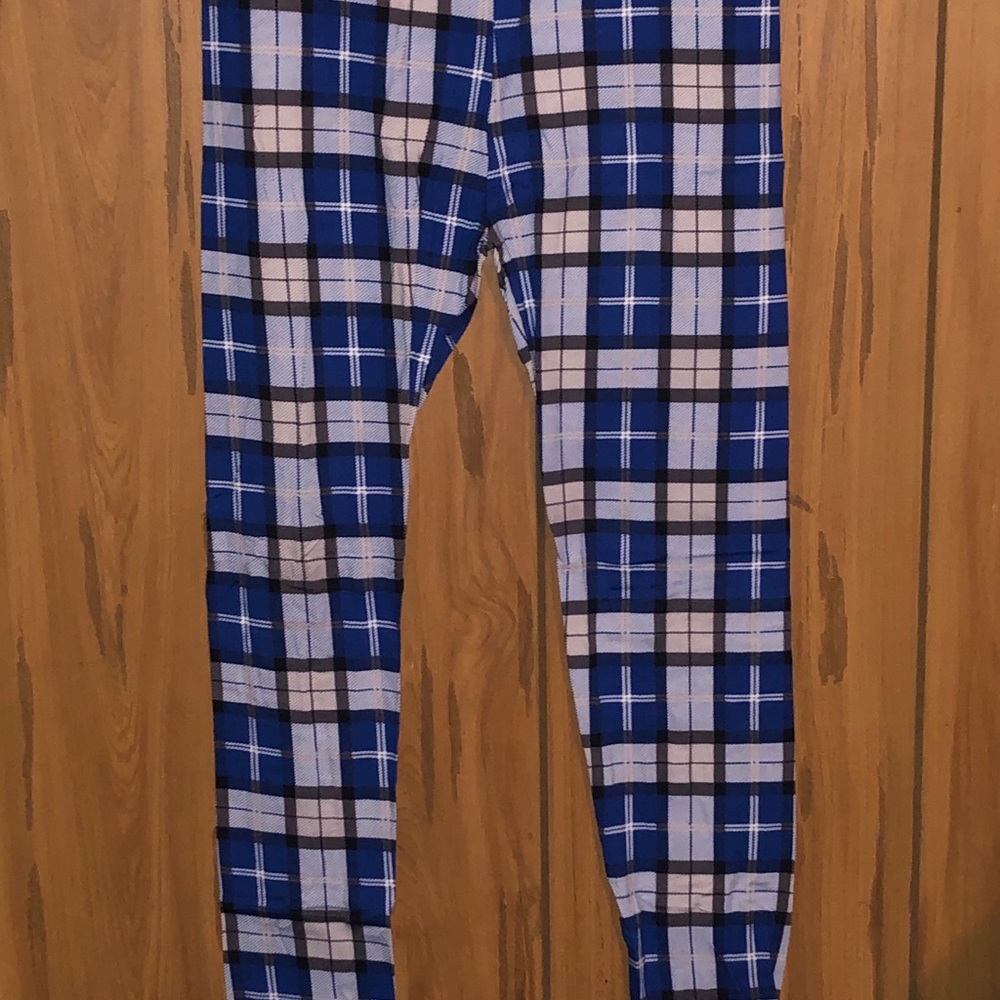 Comfy pants in plaid